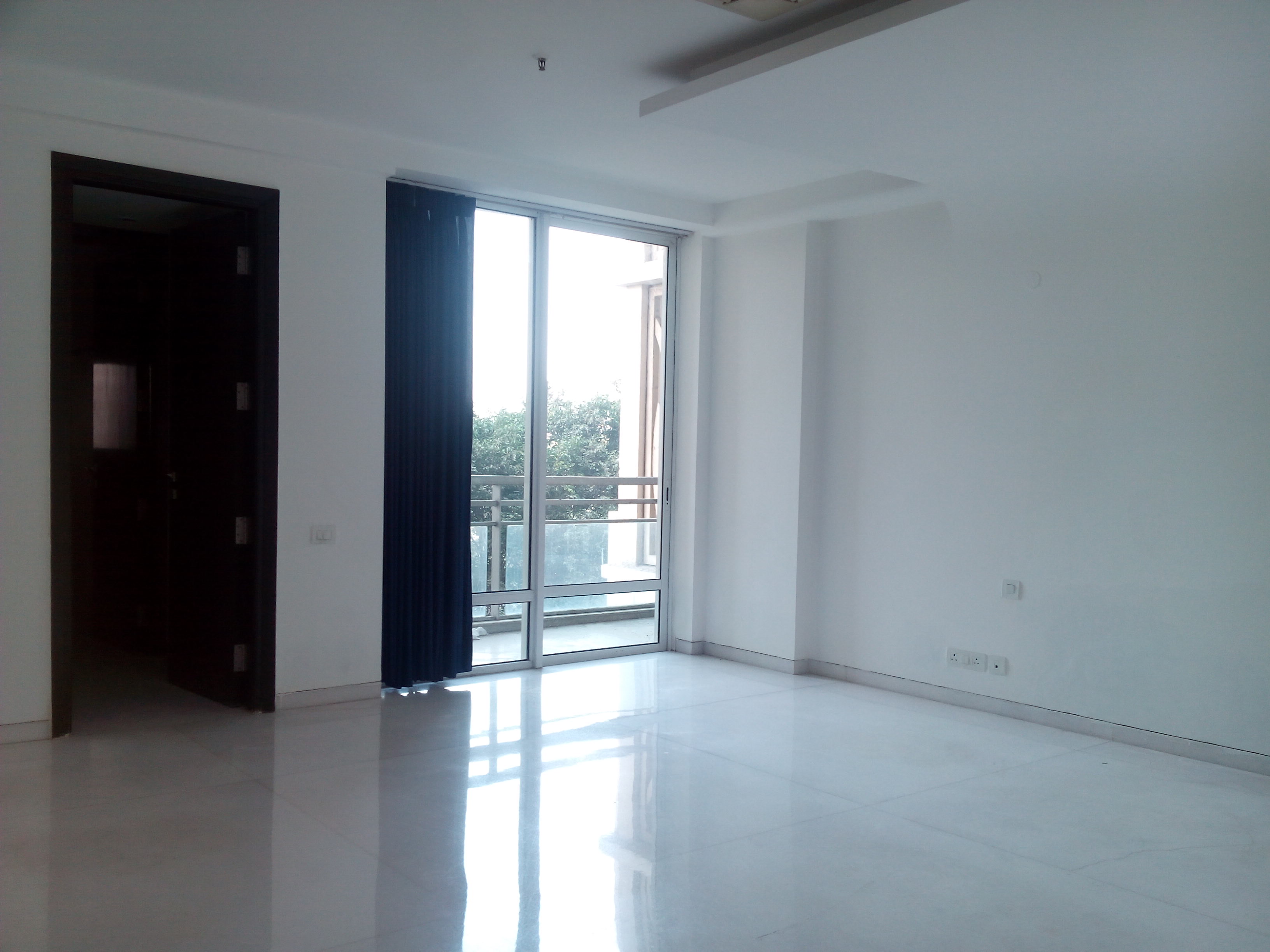 5 Bhk Semi Furnished Apartment for Rent in Golf Course Road, Gurgaon