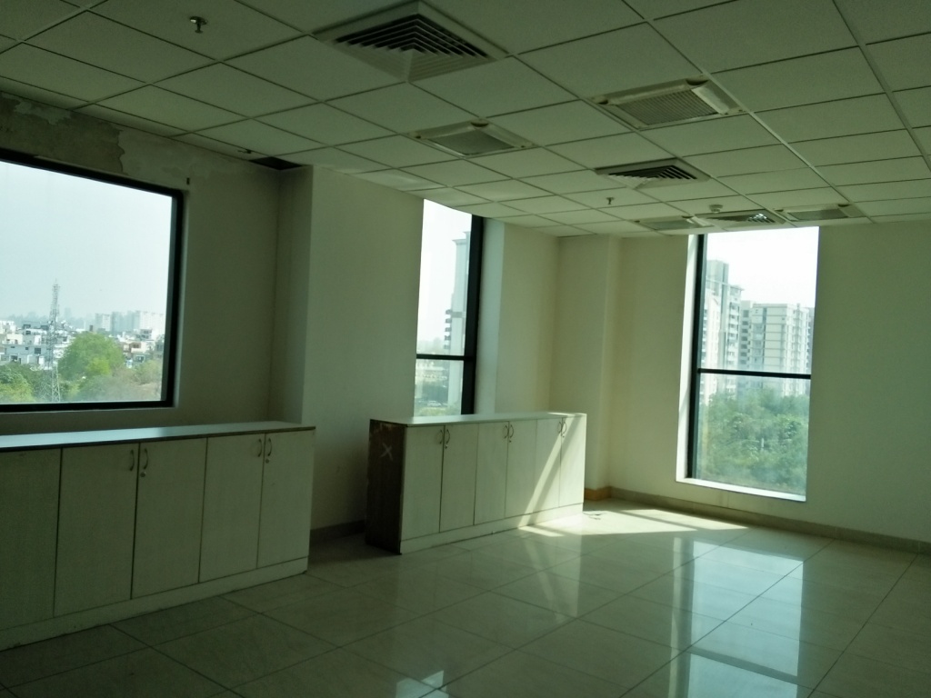 Commercial Office space for Lease Independent Built Up Sector 32 | Semi  Furnished Commercial Office space Gurgaon